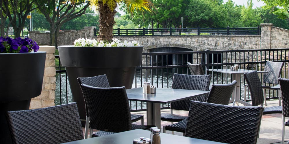 Mi Cocina Lakeside Patio